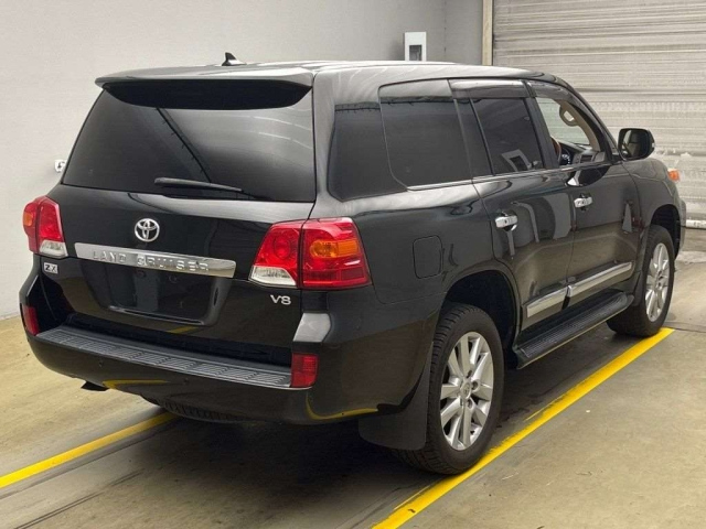 TOYOTA LAND CRUISER 2015