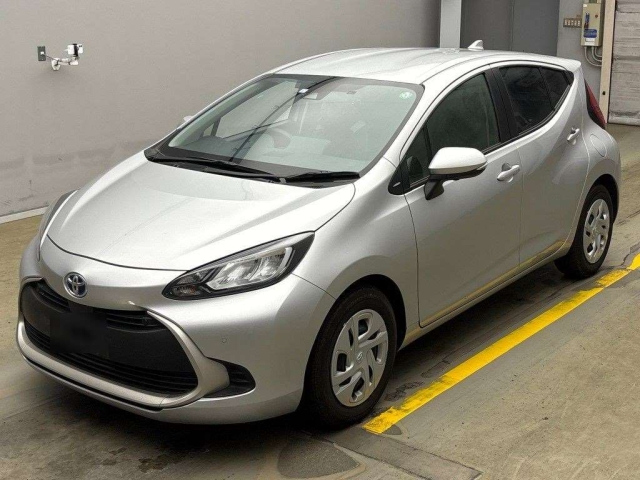 TOYOTA AQUA 2023