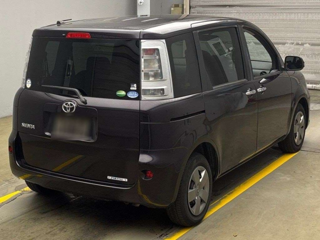 TOYOTA SIENTA 2012