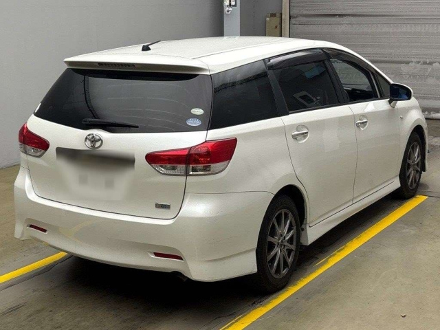 TOYOTA WISH 2012