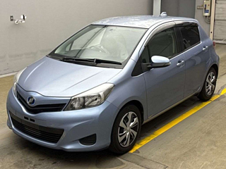 TOYOTA VITZ 2010