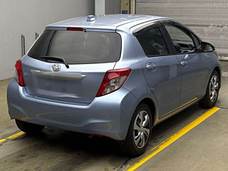 TOYOTA VITZ 2010