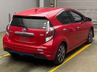 TOYOTA AQUA 2015