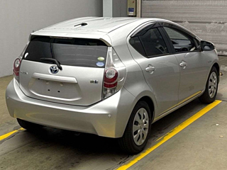 TOYOTA AQUA 2012