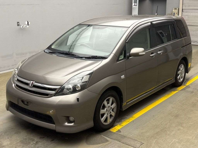 TOYOTA ISIS 2010