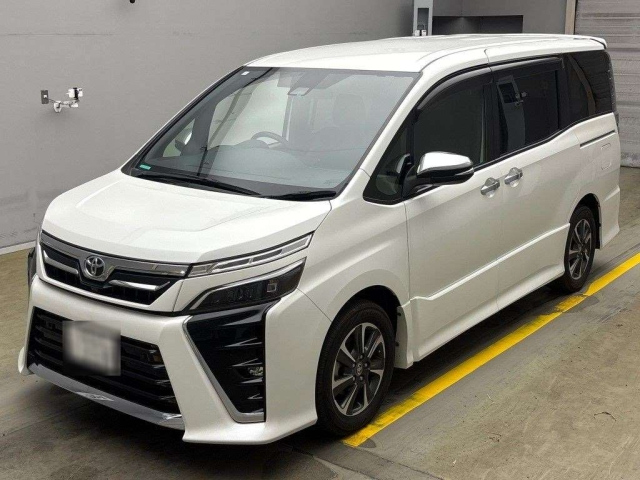 TOYOTA VOXY 2021