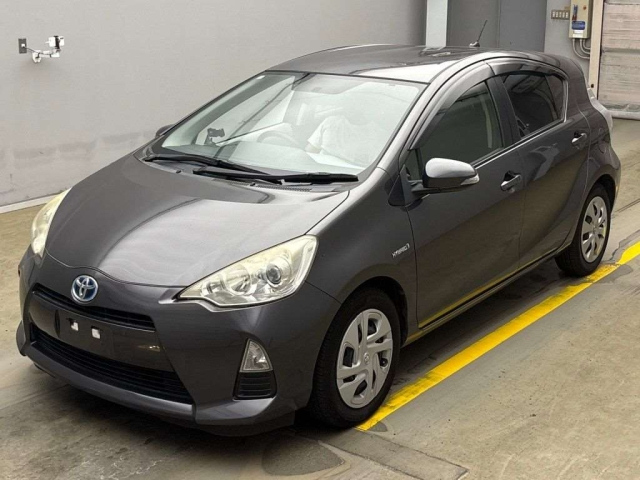 TOYOTA AQUA 2012