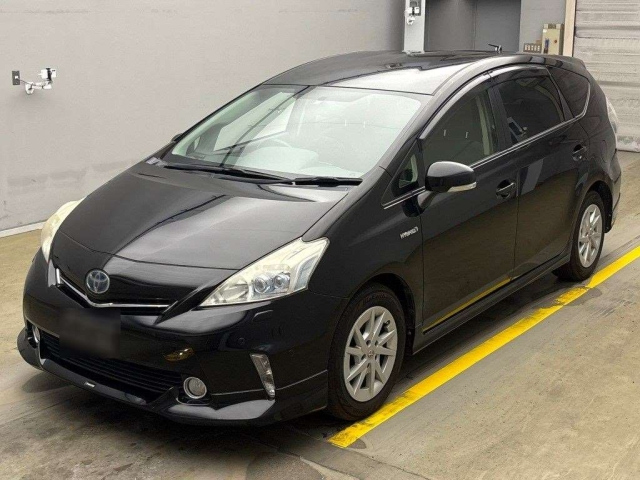 TOYOTA PRIUS ALPHA 2012