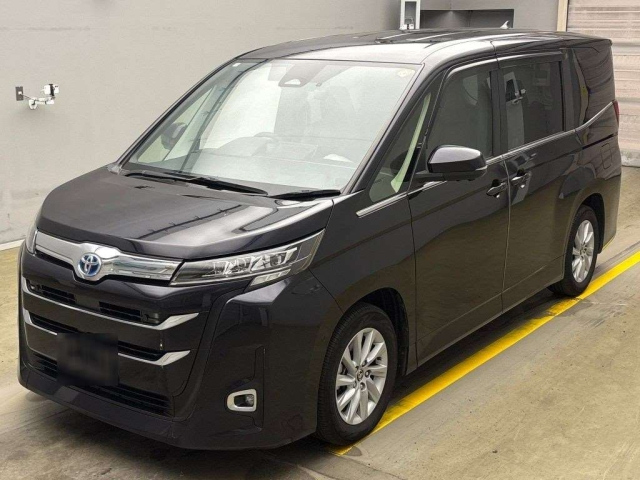 TOYOTA NOAH 2022