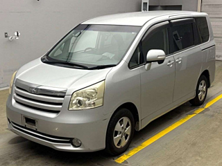 TOYOTA NOAH 2008