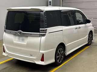 TOYOTA VOXY 2021