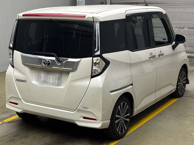 TOYOTA ROOMY 2023