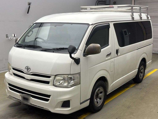 TOYOTA HIACE 2011