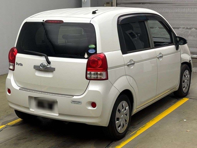 TOYOTA PORTE 2012