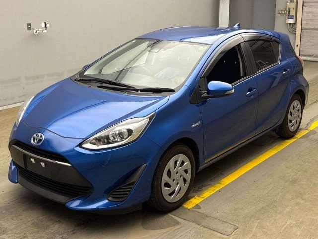 TOYOTA AQUA 2018