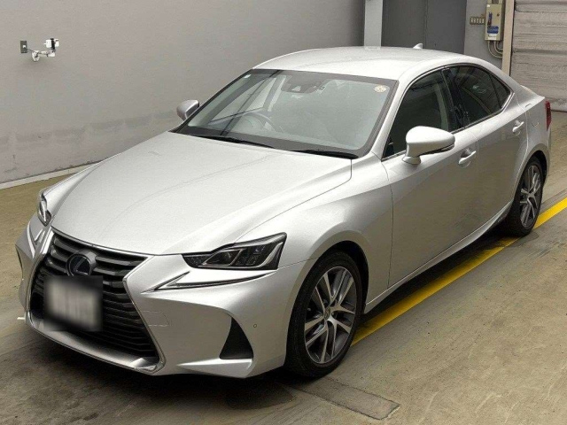 LEXUS IS 2020