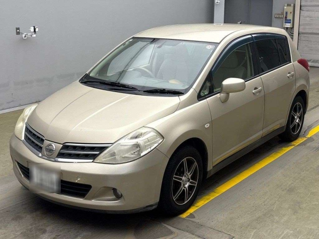 NISSAN TIIDA 2012