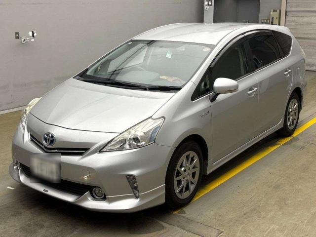 TOYOTA PRIUS ALPHA 2014