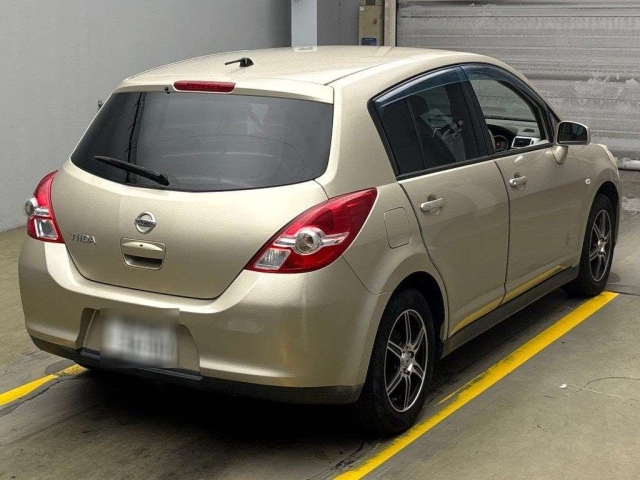 NISSAN TIIDA 2012