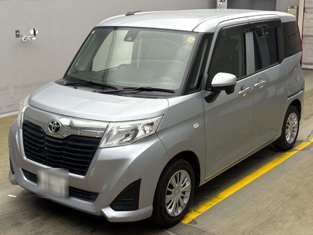 TOYOTA ROOMY 2017