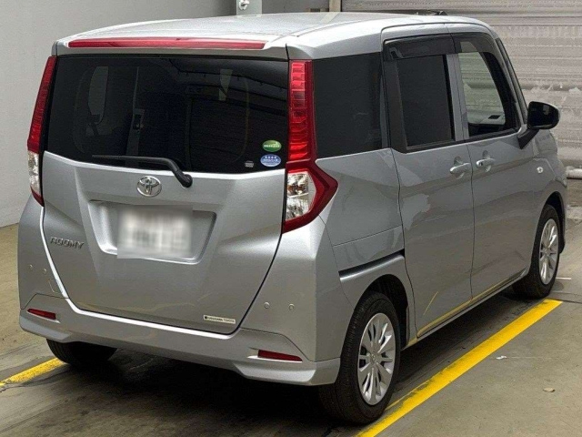 TOYOTA ROOMY 2017