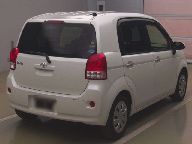TOYOTA PORTE 2016
