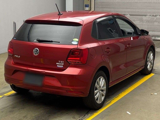 VOLKSWAGEN POLO 2016