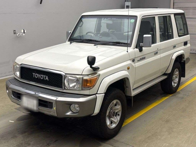 TOYOTA LAND CRUISER 2015