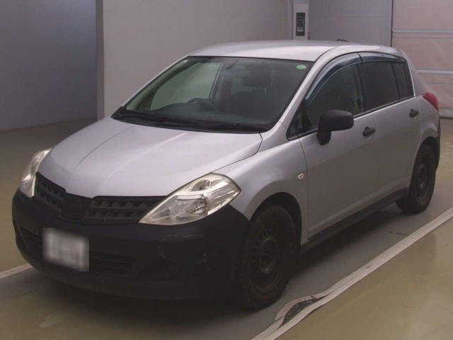 NISSAN TIIDA 2011