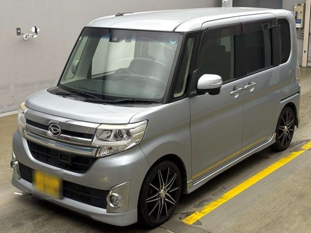 DAIHATSU TANTO 2015