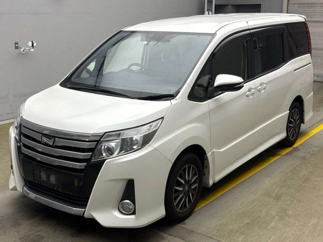 TOYOTA NOAH 2016