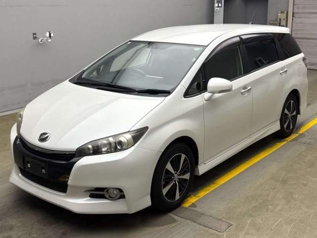 TOYOTA WISH 2016
