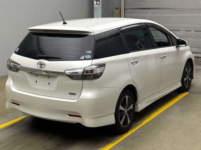 TOYOTA WISH 2016