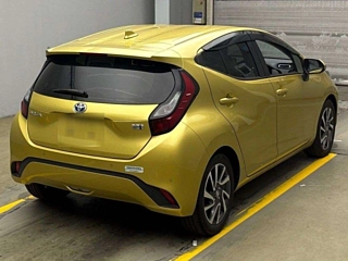 TOYOTA AQUA 2022