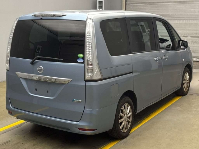 NISSAN SERENA 2013