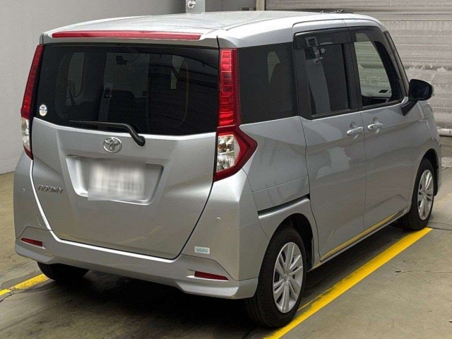 TOYOTA ROOMY 2023