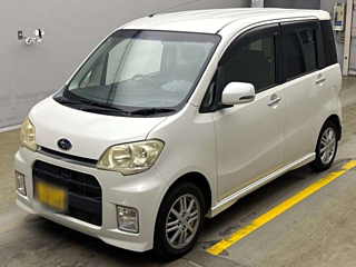 SUBARU LUCRA 2011