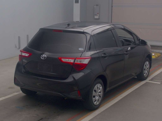 TOYOTA VITZ 2018