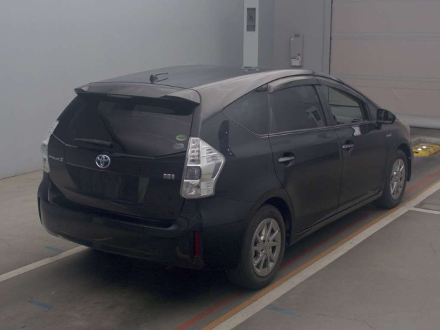 TOYOTA PRIUS ALPHA 2014