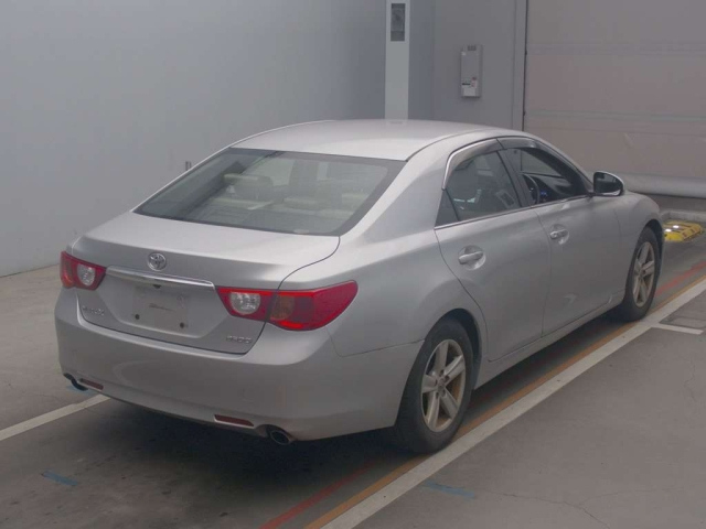 TOYOTA MARK X 2010