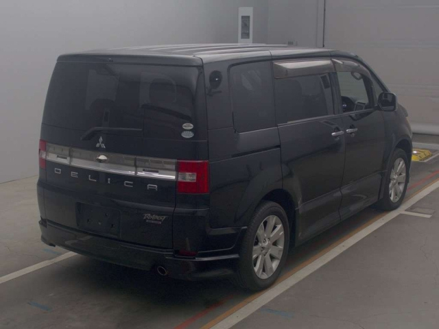 MITSUBISHI DELICA D5 2010