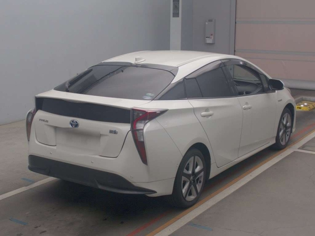 TOYOTA PRIUS 2018