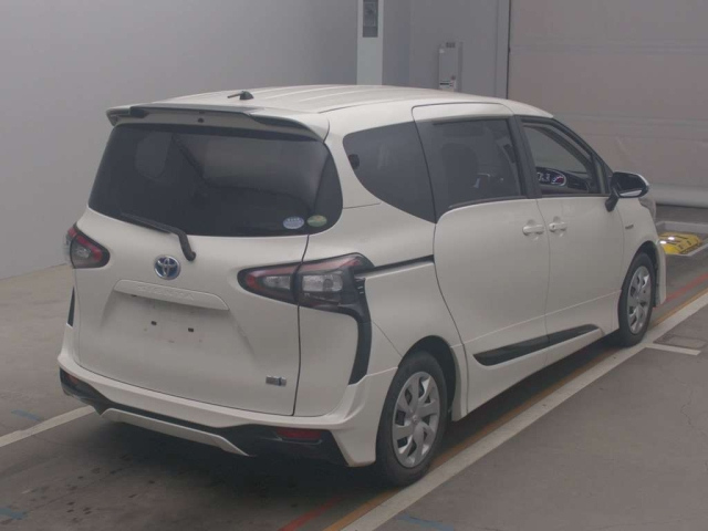 TOYOTA SIENTA 2016