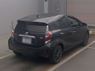 TOYOTA AQUA 2017