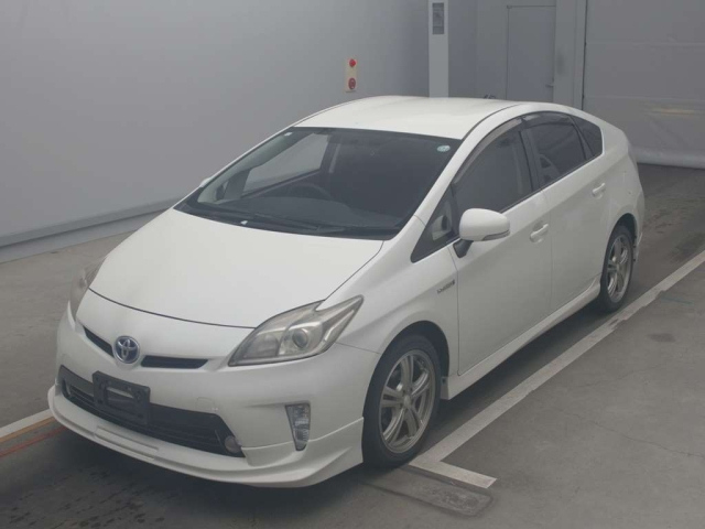 TOYOTA PRIUS 2013