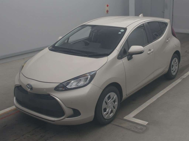 TOYOTA AQUA 2022