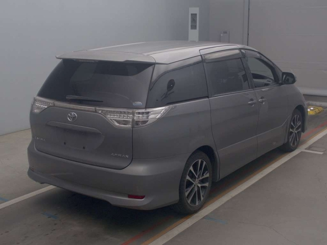TOYOTA ESTIMA 2013