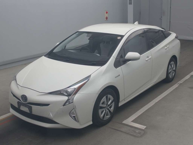 TOYOTA PRIUS 2016