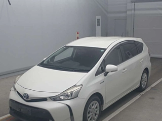 TOYOTA PRIUS ALPHA 2015