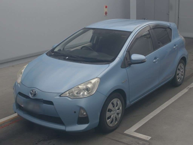 TOYOTA AQUA 2013
